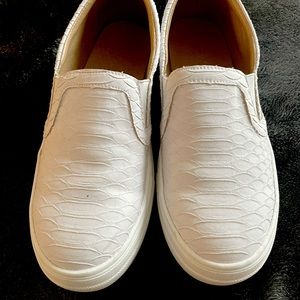 slip on sneakers